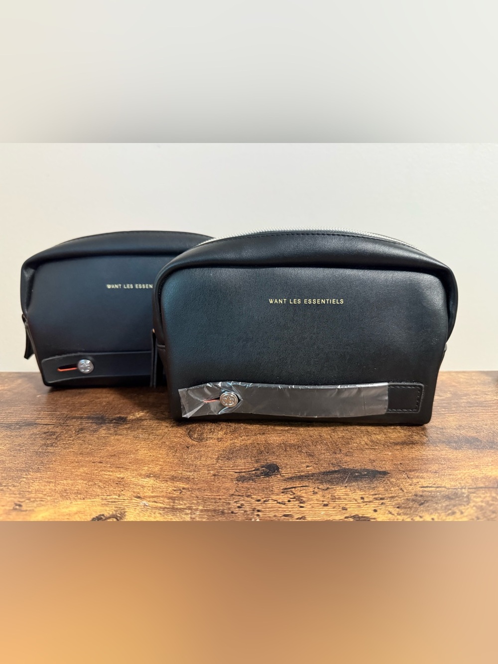 Want Les Essentiels Black Leather Toiletry Pouch for Air Canada Set of 2